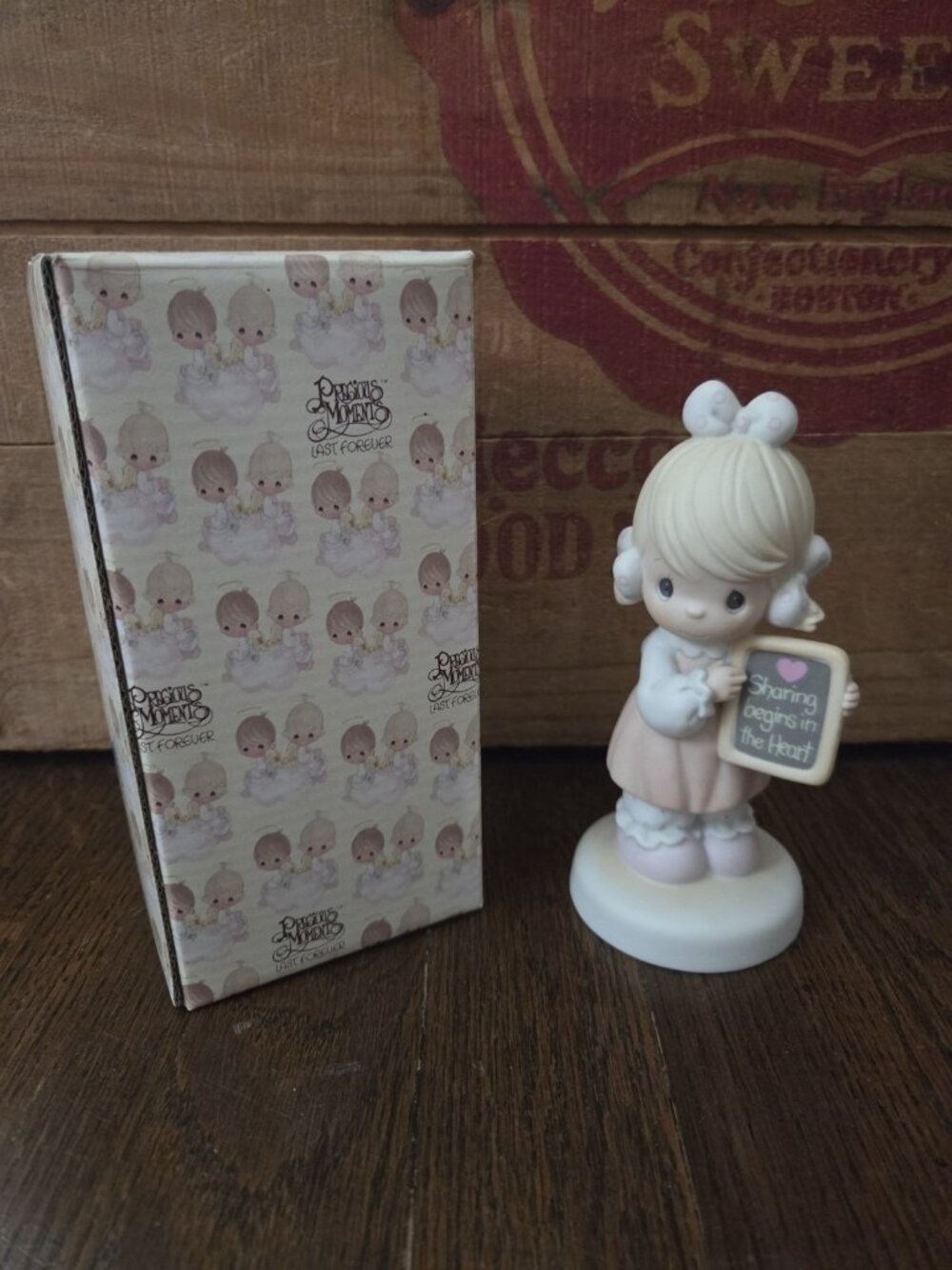 Vintage Precious Moments 1988 Sharing Begins in the Heart Figurine 520861